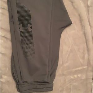 Gray boys under Armour sweat pants size large